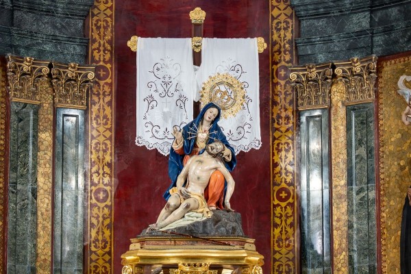 Cartagena arranca su Semana Santa con el Viernes de Dolores y la Virgen de la Caridad como protagonista