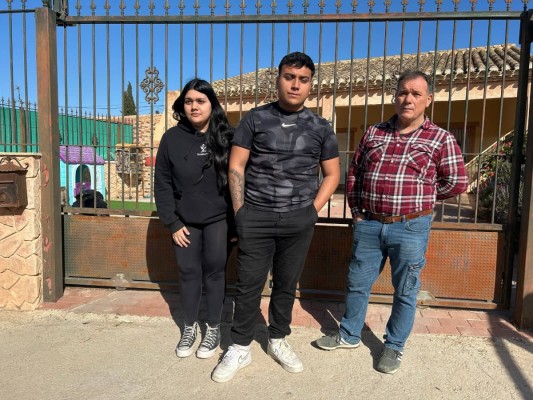 La presión social frena un desahucio en Sucina y suspende el desalojo hasta el 12 de mayo