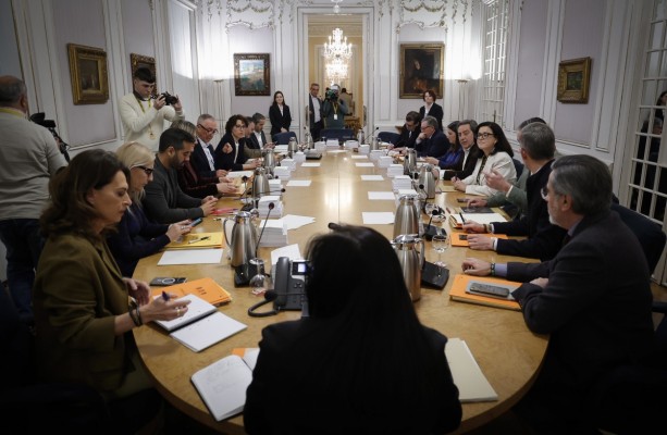 La Sindicatura insta a los grupos de Les Corts a reformular sus cuentas y adoptar medidas internas de control financiero