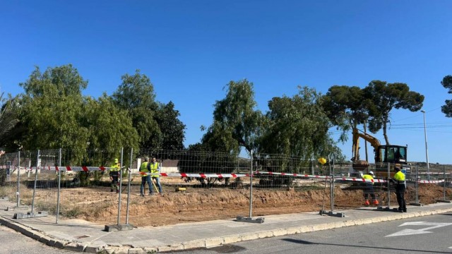 El Ayuntamiento de Elche inicia las obras del ‘Jardín del Agua’ en Torrellano