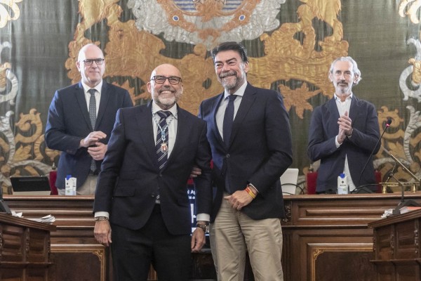 El PP de Alicante completa el relevo de Gómez con la incorporación de Morata como nuevo edil