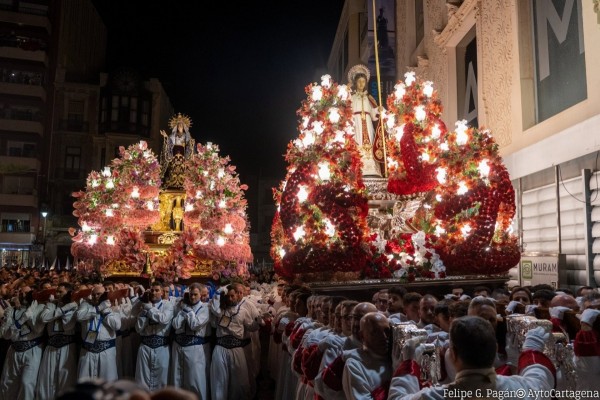Hasta 6.000 flores por trono: las floristerías de la Región de Murcia calientan motores para la Semana Santa