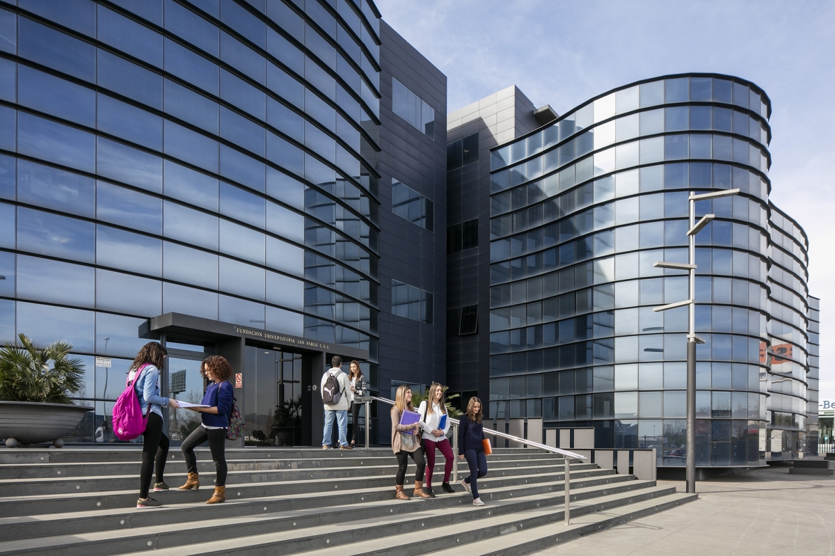 Sinergias entre alumnos y una bolsa de empleo exclusiva: CEU Castellón potencia su oferta con la Formación Profesional 