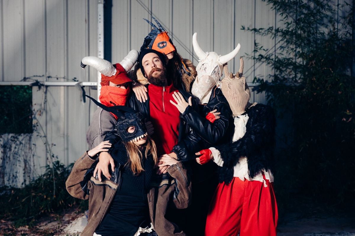 Carles Caselles: “Amb la tendresa col·lectiva podem fer front als monstres de l’odi”