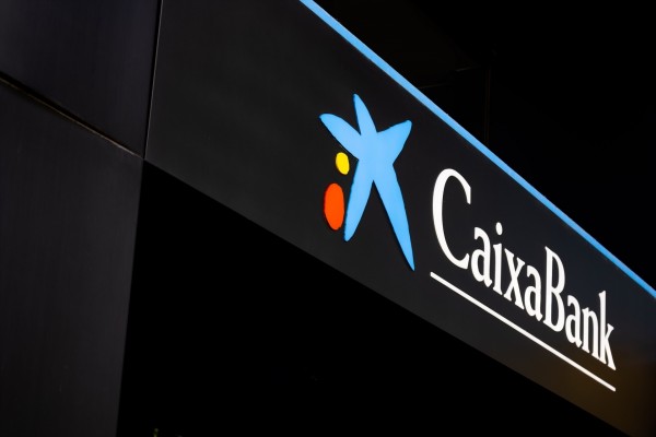 CaixaBank ejecuta el 96% de su actual programa de recompra de acciones