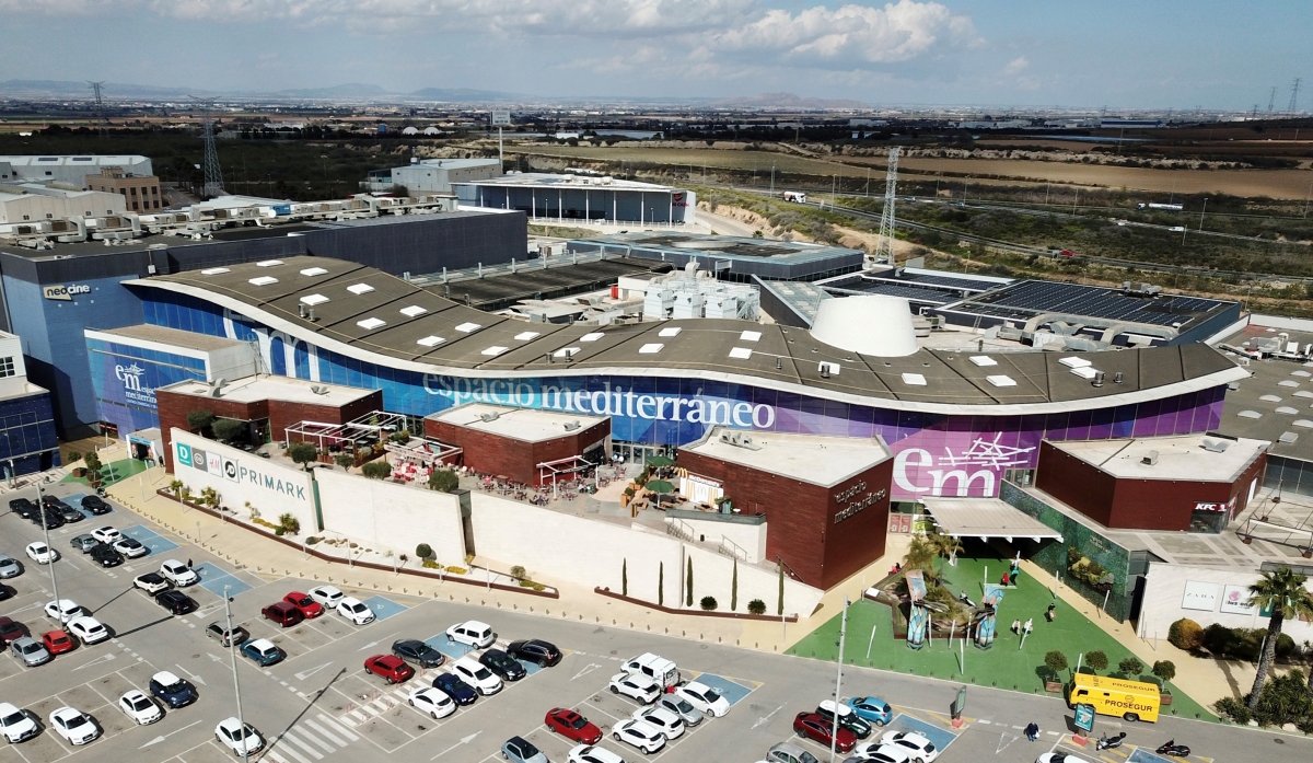 El centro comercial Espacio Mediterráneo cuelga el cartel de completo con nuevas tiendas de Springfield, Mango, Rossellimac y Primor
