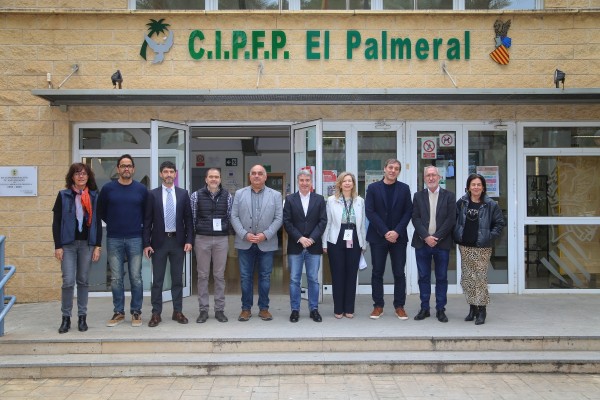 Orihuela impulsa la FP Dual con un convenio con el CIPFP El Palmeral que incluye 10 becas anuales de hasta 4.200 euros