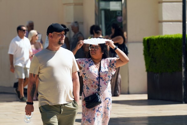 La nueva ola de calor tendrá menor intensidad en la Comunitat, aunque con bochorno en el litoral