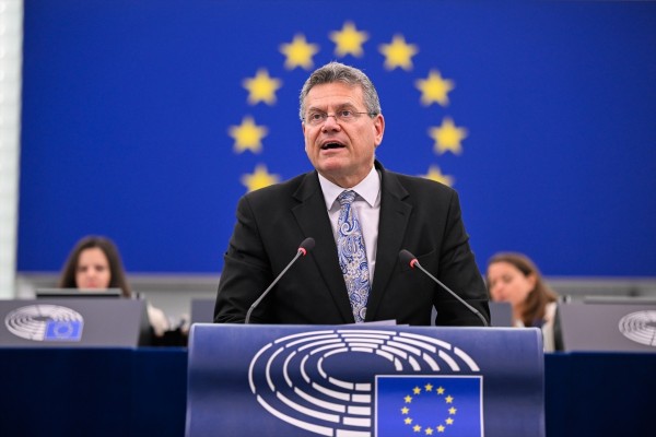 La UE acuerda la reforma aduanera que estrecha el control sobre plataformas como Shein y Temu