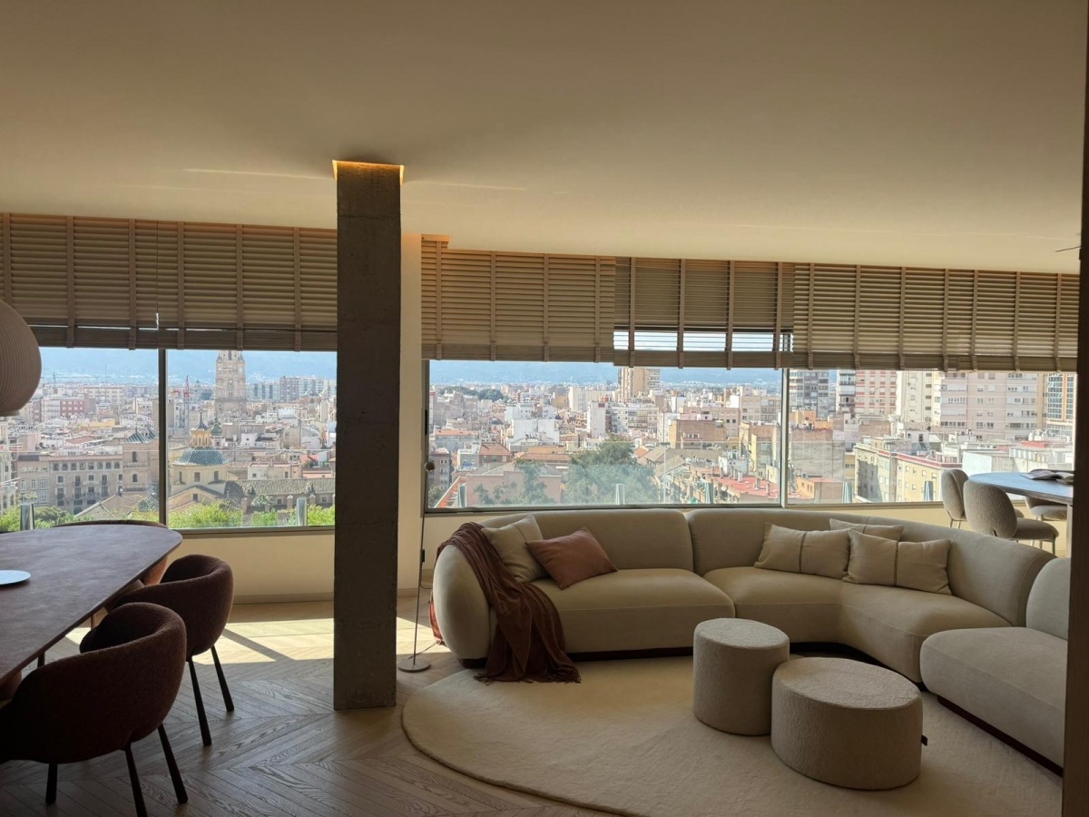 Una casa que roza el cielo en el corazón de Murcia: cuando el lujo está en el diseño, los materiales... y las vistas