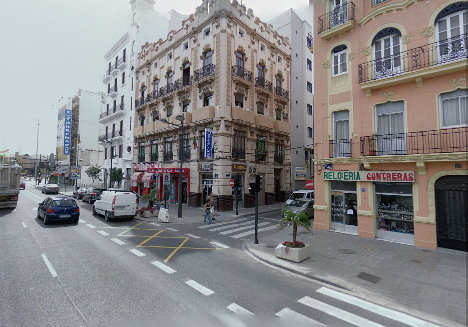 Valencia valora modificar la Avenida del Puerto para facilitar el acceso a la Marina