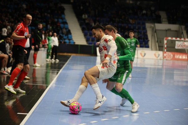 ElPozo sigue invicto fuera ganando in extremis en Anaitasuna con cuatro goles en 45 segundos