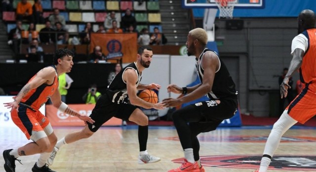 El Caesa Cartagena pelea en la cancha del líder Leyma Coruña pero pierde por 82-77