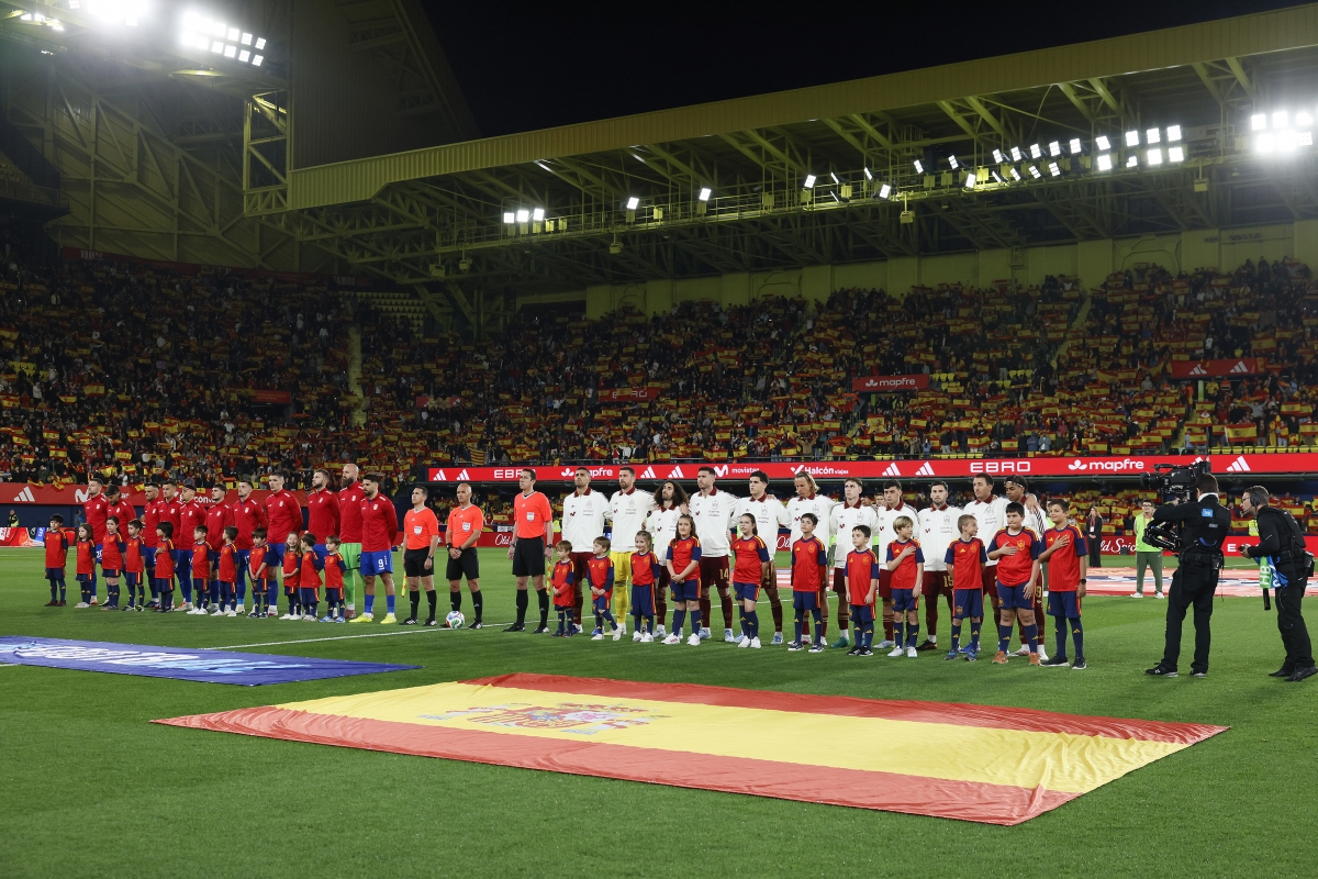 España se exhibe ante Serbia y firma una actuación brillante en una noche histórica para Vila-real
