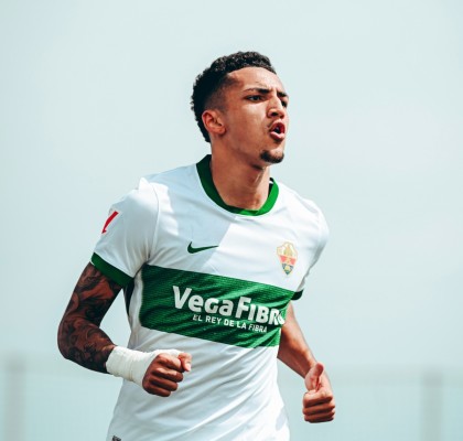 Victoria con remontada del Elche CF