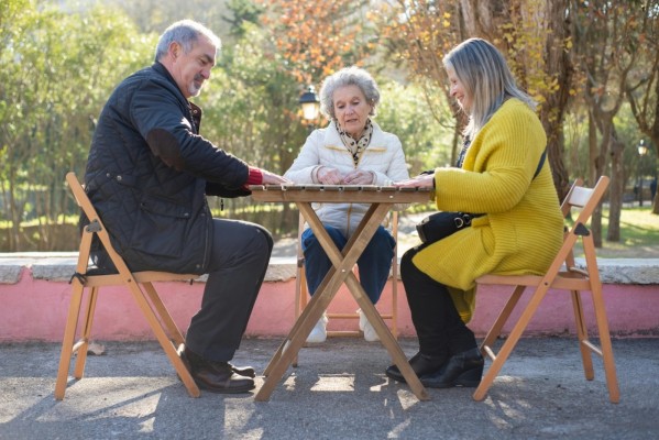 La esperanza de vida al nacer en la Región de Murcia sube otros seis meses y alcanza los 83,3 años