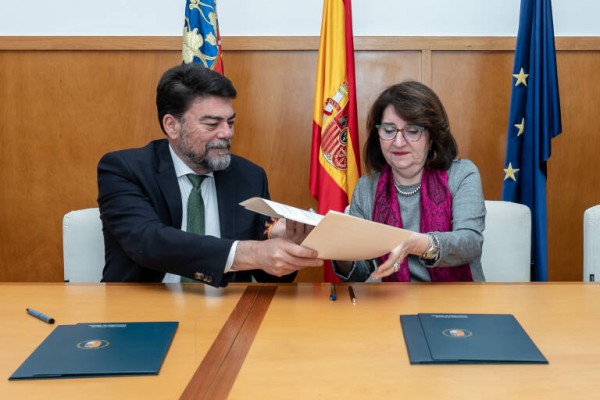 Barcala expresa su rotundo apoyo al campus sanitario en la UA y la UMH que promueve el Consell