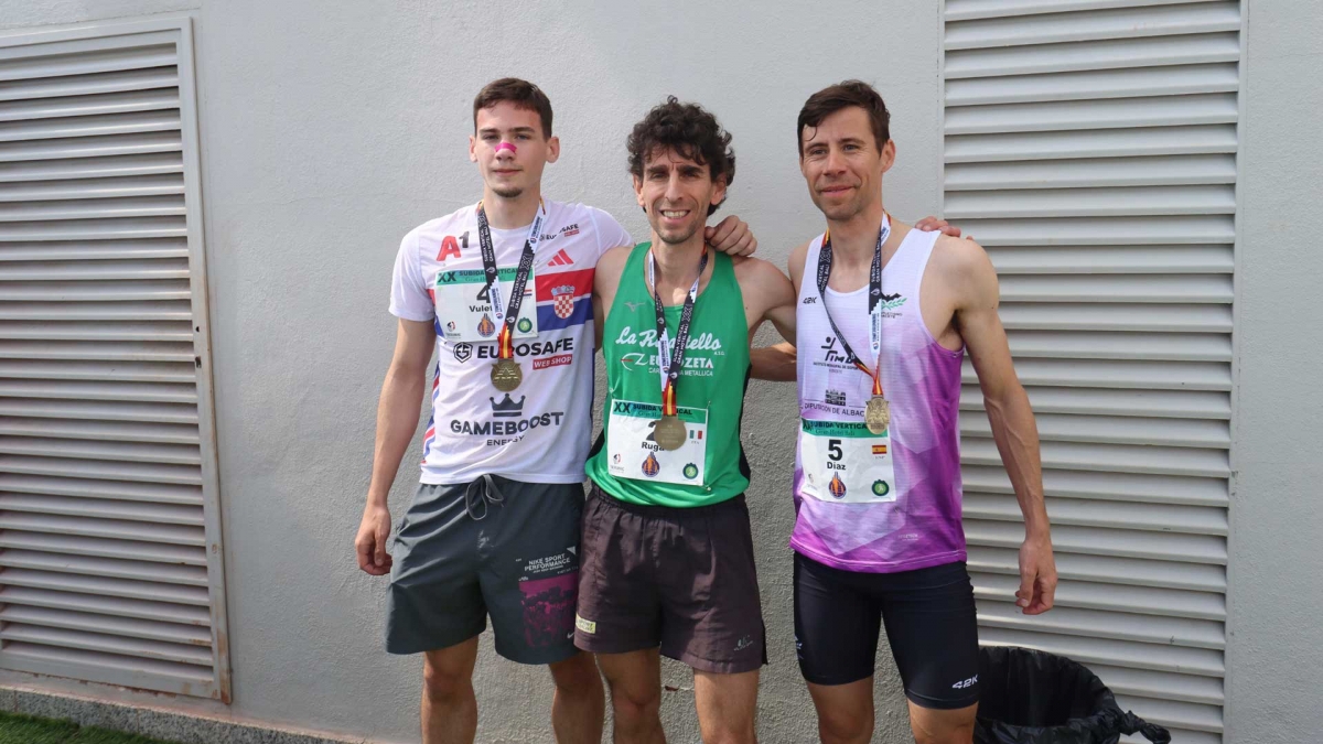 El italiano Ruga y la austriaca Wilhelm ganan la Subida Vertical al Gran Hotel Bali de Benidorm