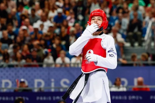 Adrián Vicente pierde por el bronce y Adriana Cerezo se queda sin medalla