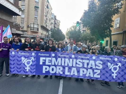 Murcia entona el 'No a la guerra' con una manifestación contra el conflicto de Irán