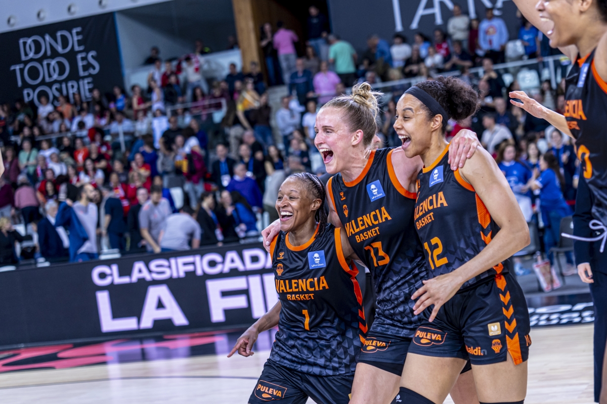 Llega el décimo título: Valencia Basket levanta la Copa de la Reina en Tarragona 