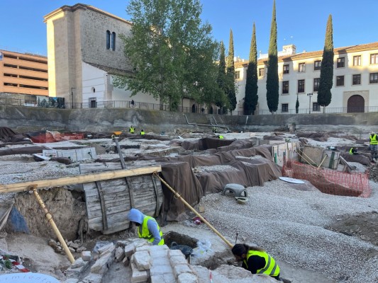 Los sondeos en el yacimiento de San Esteban sacan a la luz la vida cotidiana de la Murcia andalusí: ajuares, alcobas y una 'caja fuerte'