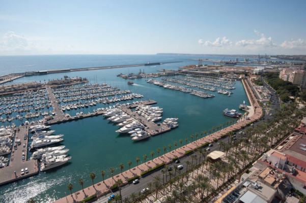 La provincia de Alicante supera la barrera de los dos millones de habitantes 