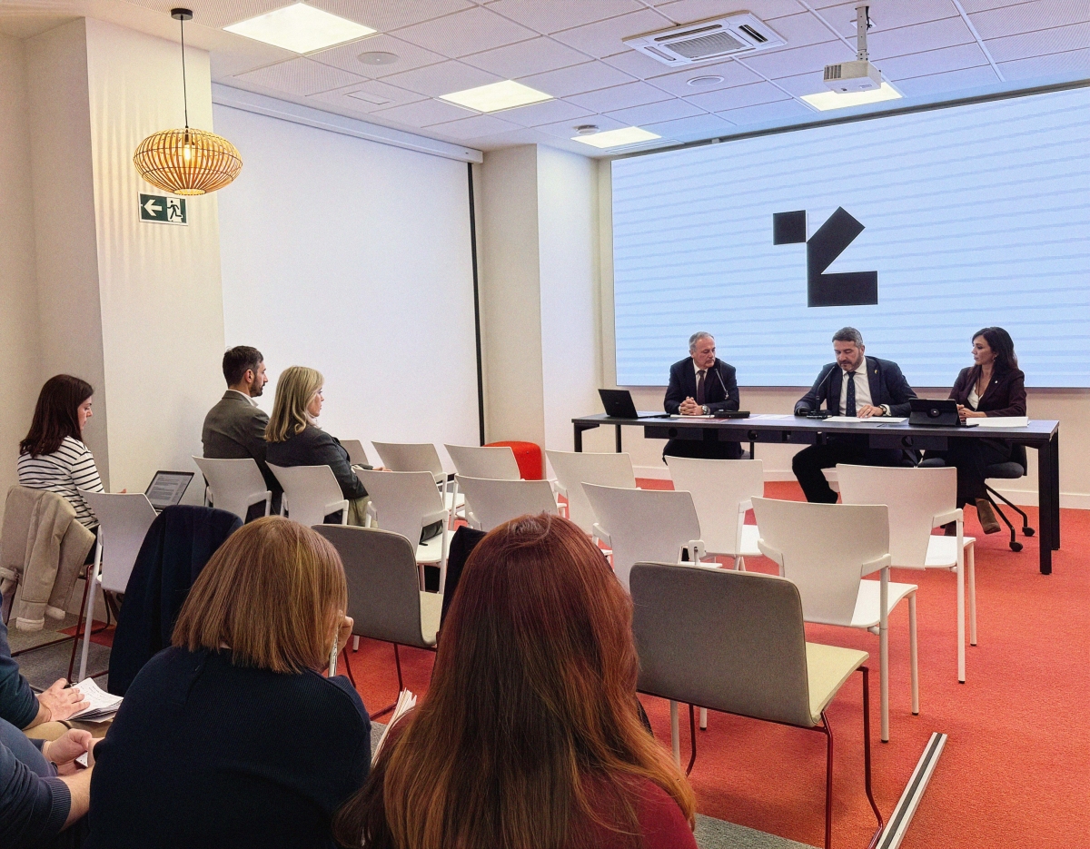 Confiadas y cautas: las empresas murcianas son optimistas, pero temen la subida de los costes y el absentismo