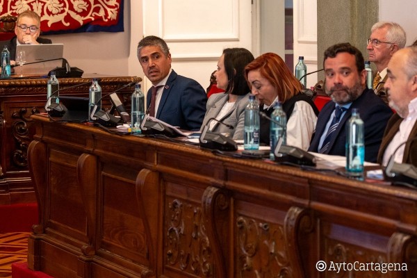 El Pleno extraordinario debate la deuda, los impuestos y la gestión económica en Cartagena