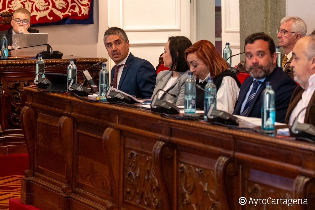 El Pleno extraordinario debate la deuda, los impuestos y la gestión económica en Cartagena