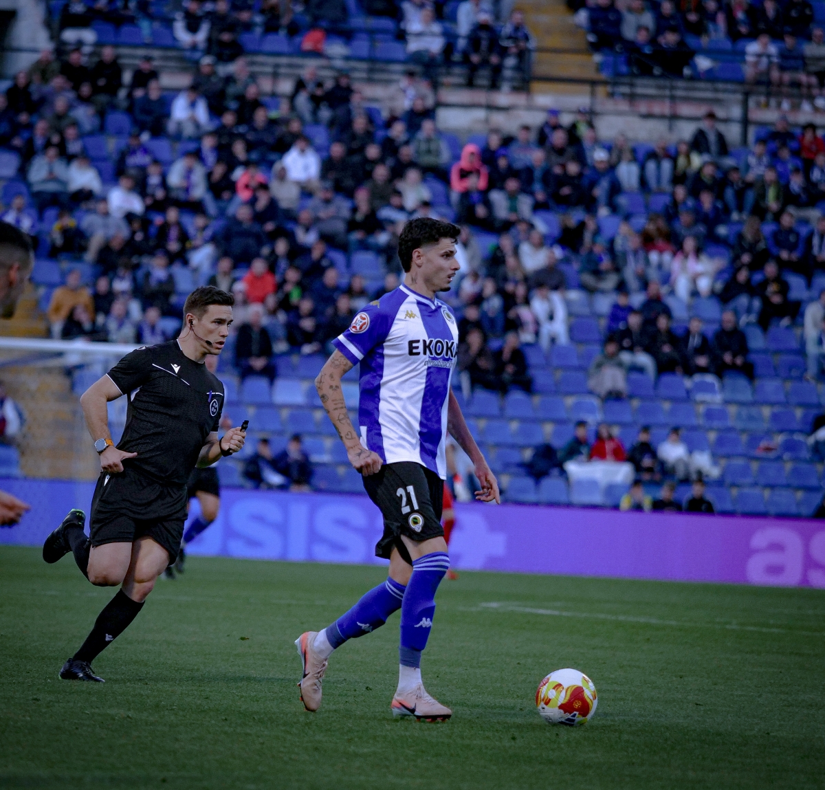 Retu jugó este domingo a pierna cambiada