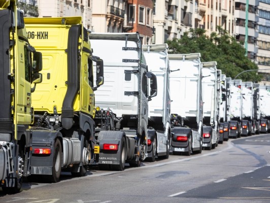 El Gobierno aprobará otro decreto con más ayudas al sector del transporte