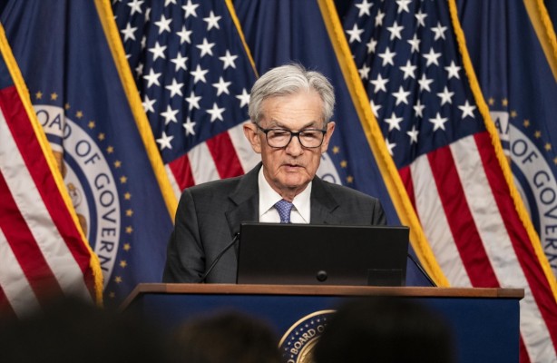 Powell (Fed) defiende su independencia y recalca que su control recae en el Congreso y no en el Gobierno