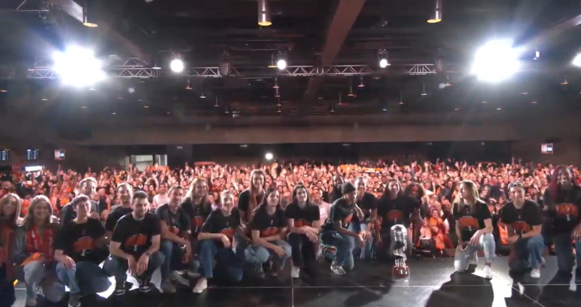 La Copa de la Reina ya está en casa: Valencia Basket celebra su segundo título copero en el Roig Arena