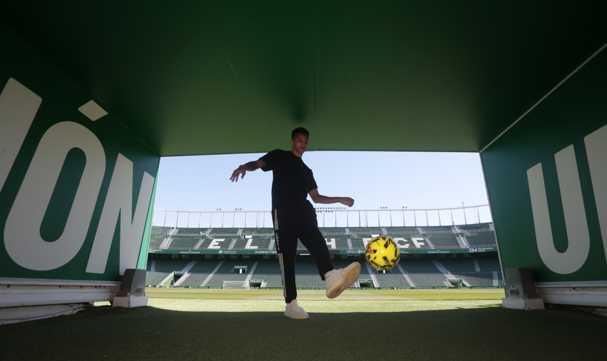 Su contrato con el Elche CF expira en junio de 2029