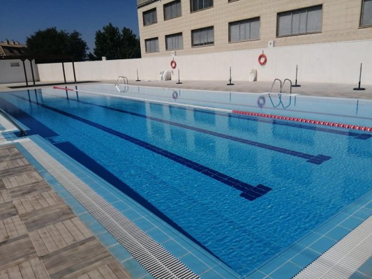 Ibi convenia con Alcoy utilizar su bolsa de trabajo para contratar socorristas para las piscinas