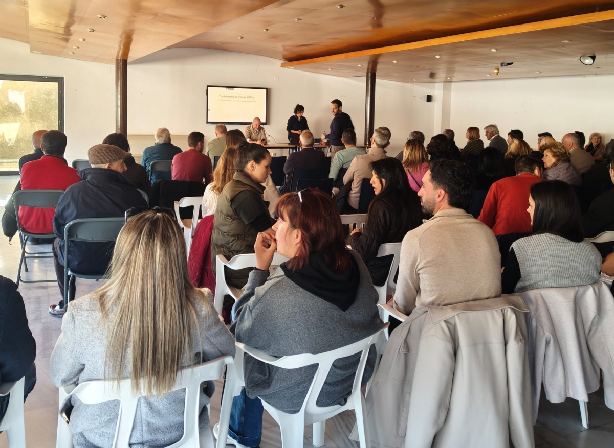 Reunión sobre la macrourbanización celebrada en Planes.