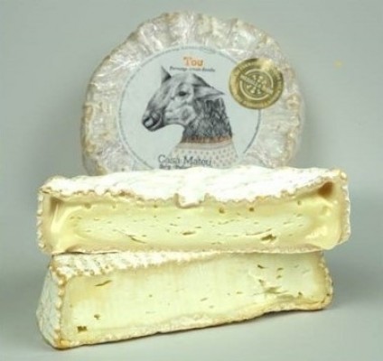 Consumo pide retirar todos los lotes de un queso de Casa Mateu por la presencia de 'Salmonella'
