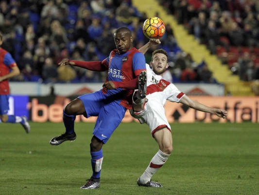 El Levante pierde ante un Rayo que llora su descenso