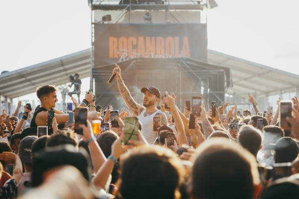 El festival Rocanrola presenta su edición más ambiciosa en 2026 con más de 100 artistas