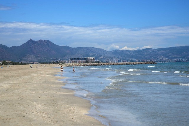 De las bicicletas acuáticas al quiosco en el Serradal: Castelló licita dos servicios en sus playas hasta 2028