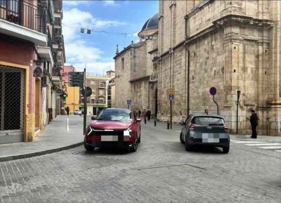 Orihuela abre ahora la consulta pública de su Zona de Bajas Emisiones, una medida que debía estar en vigor desde 2023