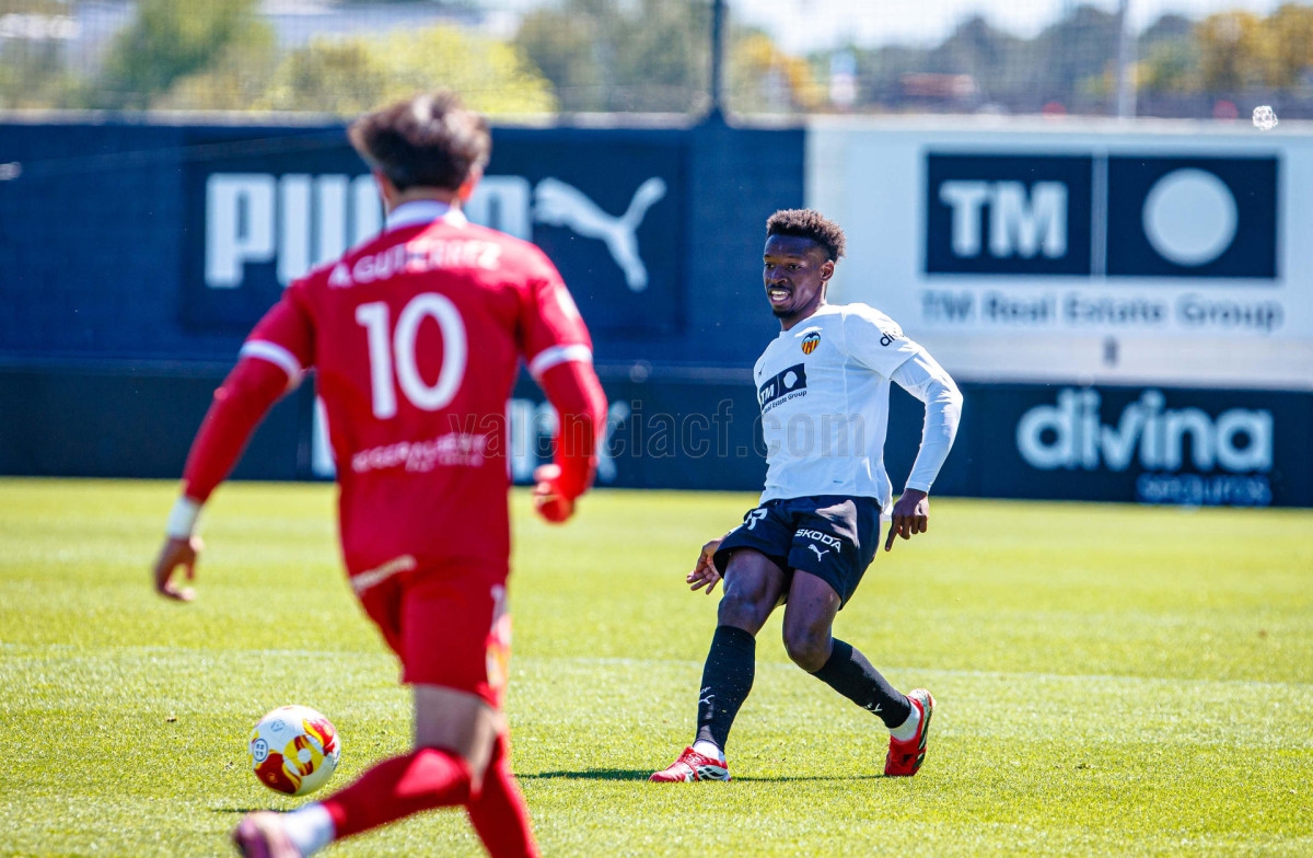 El balance de los fichajes invernales del Valencia Mestalla, con Wanjala como protagonista