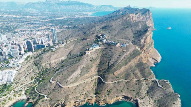 La comisión para el cumplimiento del acuerdo de Serra Gelada: tres técnicos de Benidorm y reunión cada seis meses