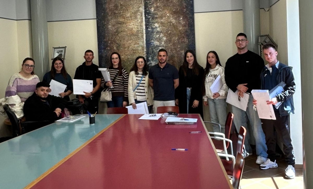 Los beneficiarios de las viviendas, en la entrega de llaves.