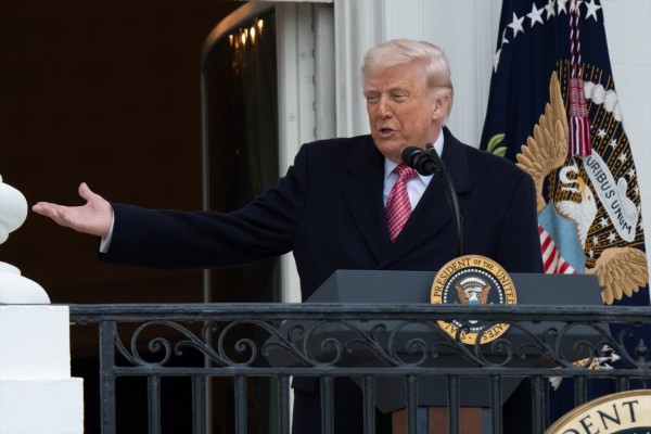 Trump avisa a sus aliados de que EEUU no les ayudará en Ormuz y les insta a tomar 