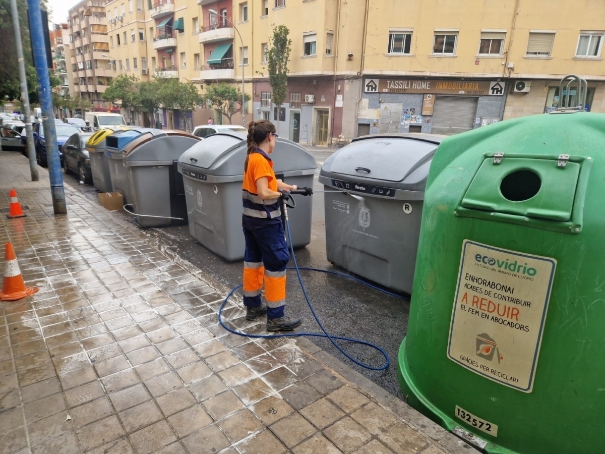 Alicante cubre vacantes en la inspección de la limpieza viaria y en su estructura policial