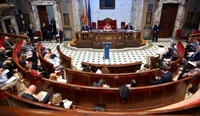 PP y Vox reconocen la labor de las entidades vecinales pero rechazan reprobar a Olano por sus polémicas declaraciones