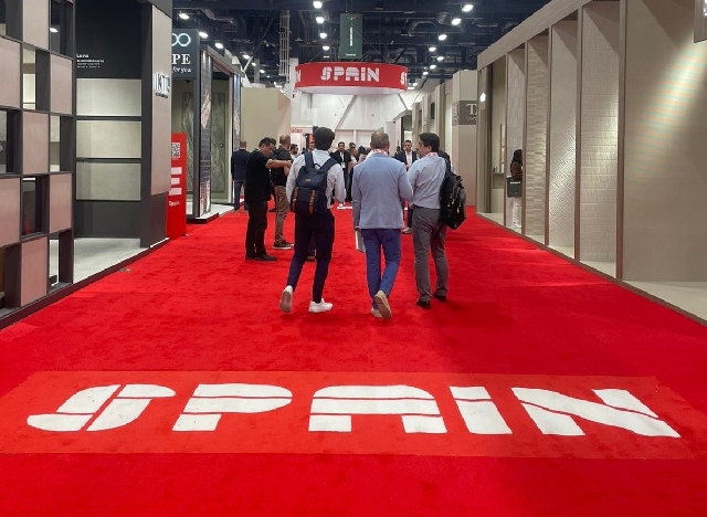 Último cartucho de la cerámica de España e Italia: presionan en Coverings ante el nuevo coste de emisiones