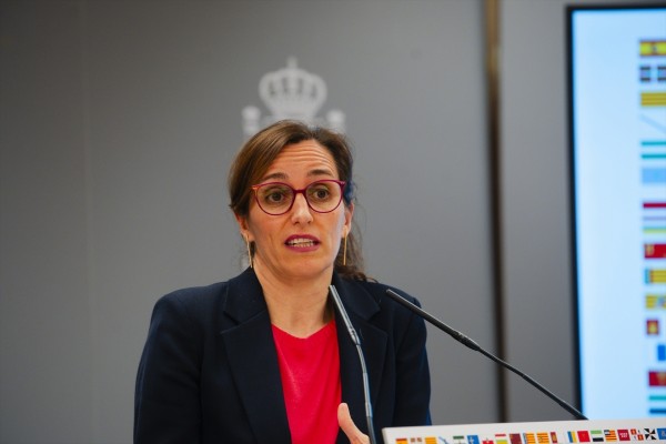 El Consejo de Colegios de Médicos Valencianos reprueba a la ministra de Sanidad y exige una rectificación pública